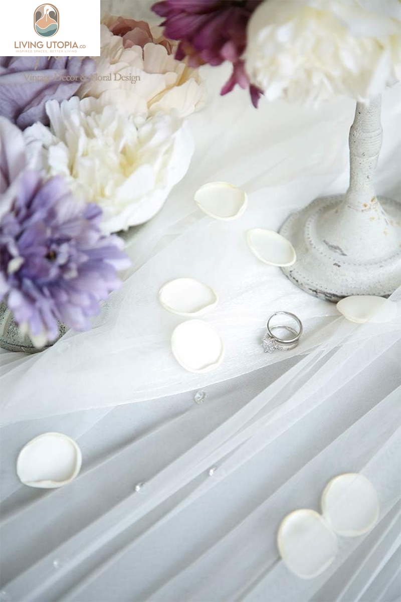 300Pcs Rose Petals Ivory Faux Silk Flower Petals for Wedding Flower Girl Basket White Aisle Scatter Dinner Table Centerpieces Party Confetti Bridal Shower Romantic Night Decoration