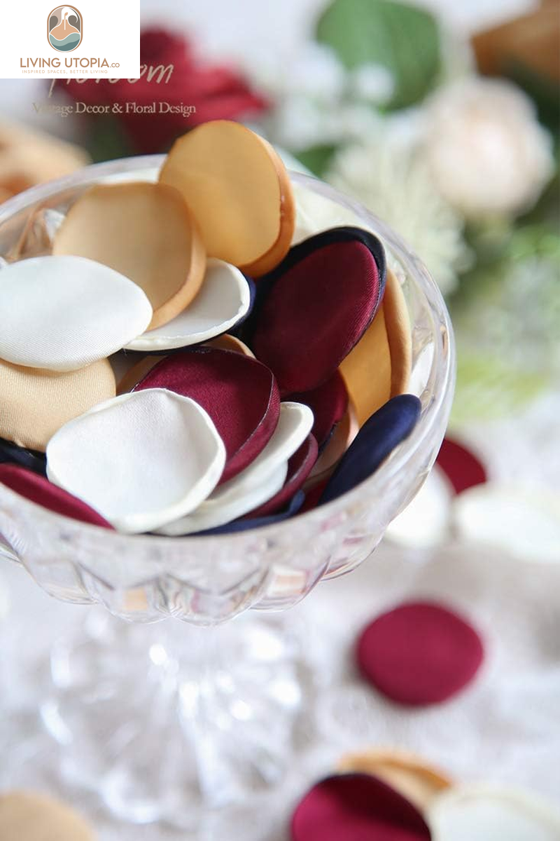 500Pcs Rose Petals Burgundy Navy Faux Silk Flower Petals for Wedding Flower Girl Basket Aisle Runner Scatter Dinner Table Centerpieces Party Confetti Bridal Shower Romantic Night Decoration