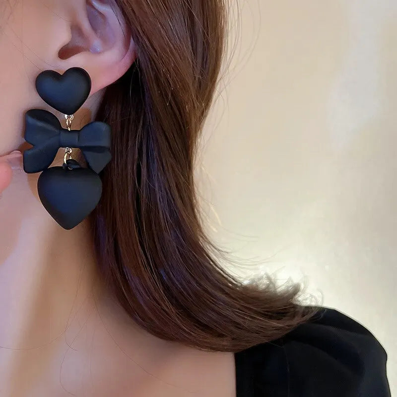 Retro Black Heart Earrings