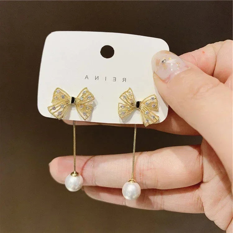 Gold Geometric Oval Zircon Earrings